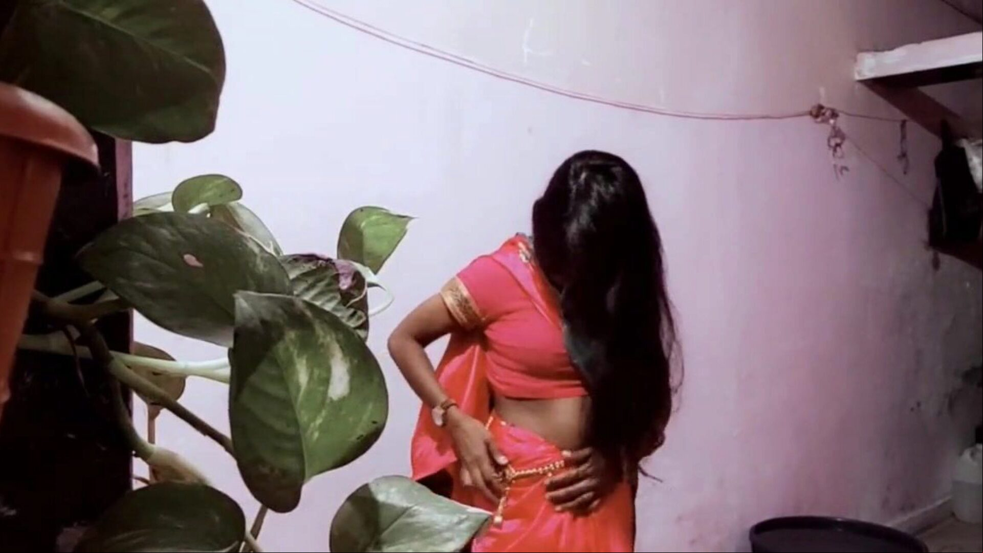 Dewar ne bhabhi ko choda Sexy indian bhabhi ki chut ki chudai, hot garam bhabhi ki sadi par chudai